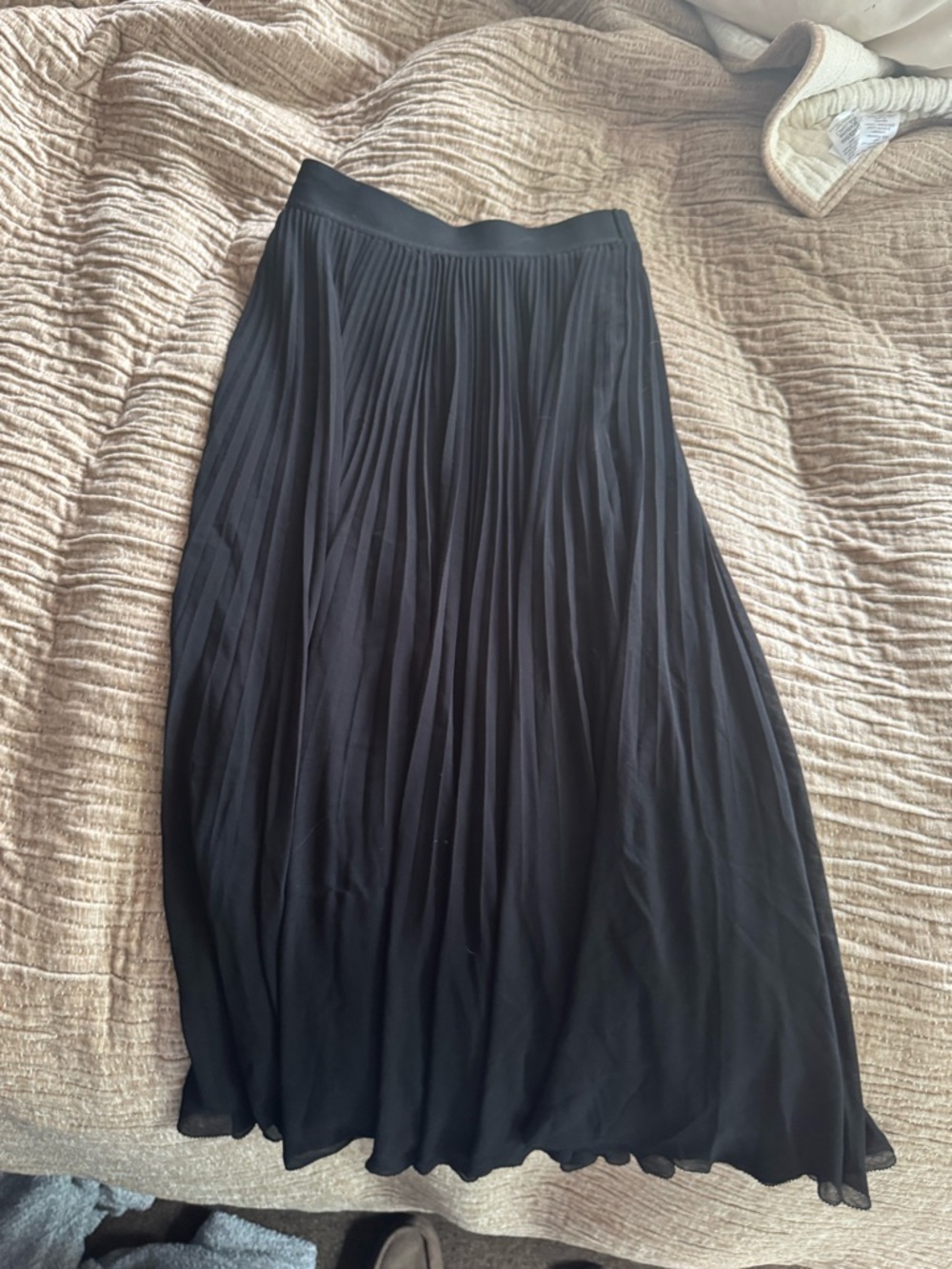 Wilfred Black Pleated Midi Skirt